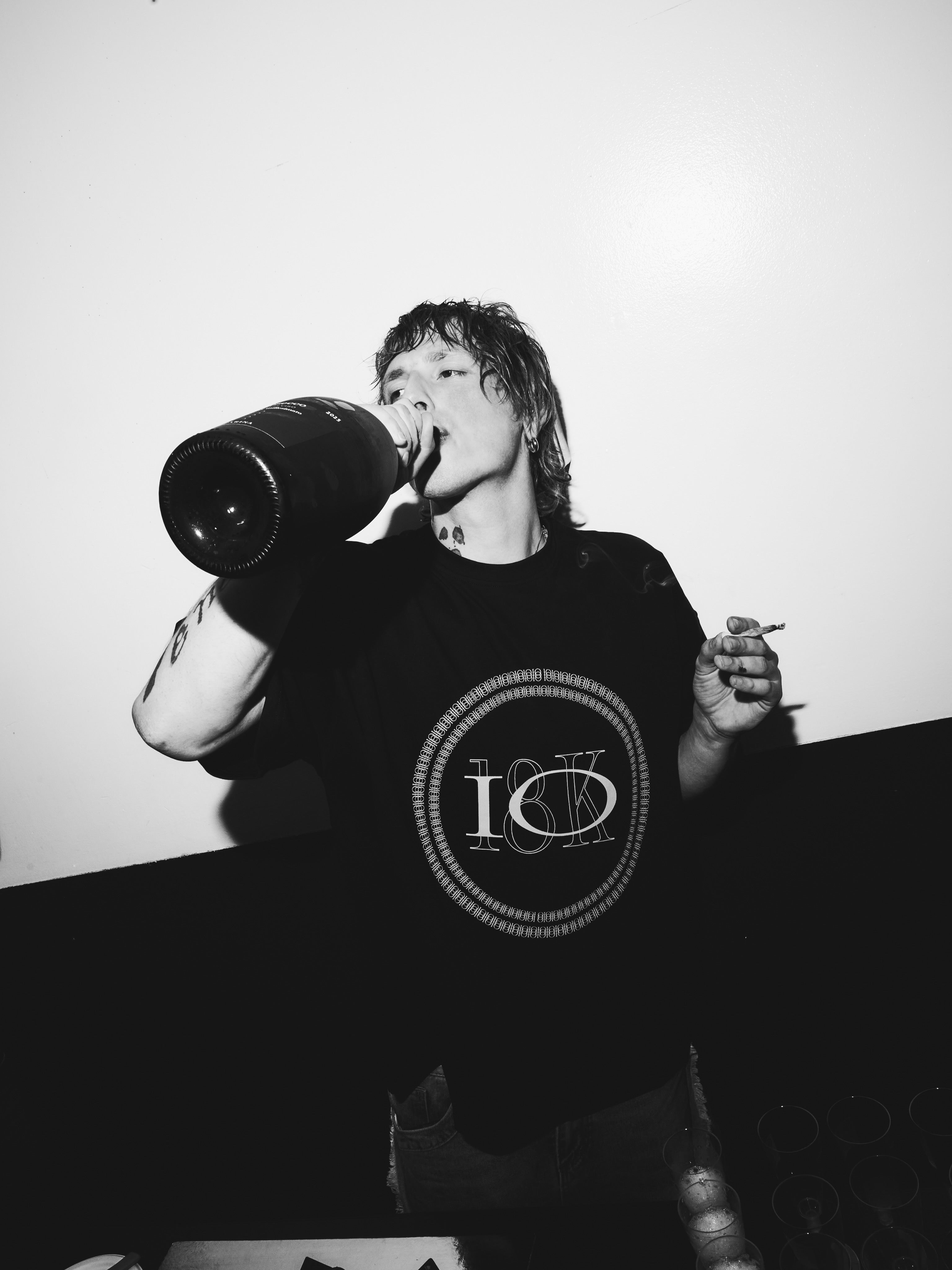IO TEE